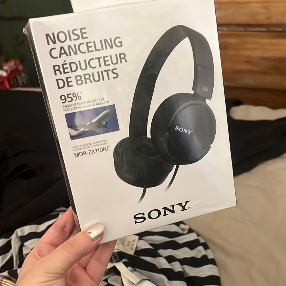 Sony noise canceling headphones, NEVER OPENED!!!